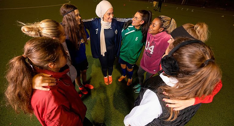 Frauen und Mädchen im Fußball: Vorbilder gegen Vorurteile
